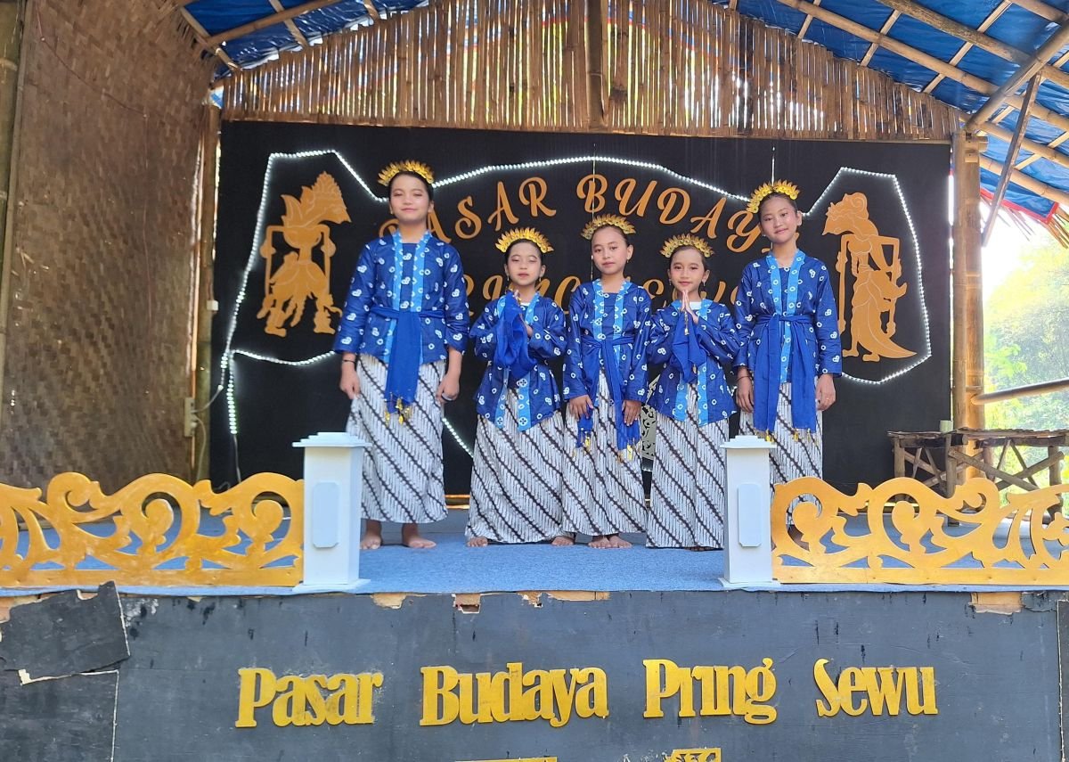 Sekar Binangun: Wadah Kreativitas Anak melalui Seni Tar di Pasar Pring Sewu