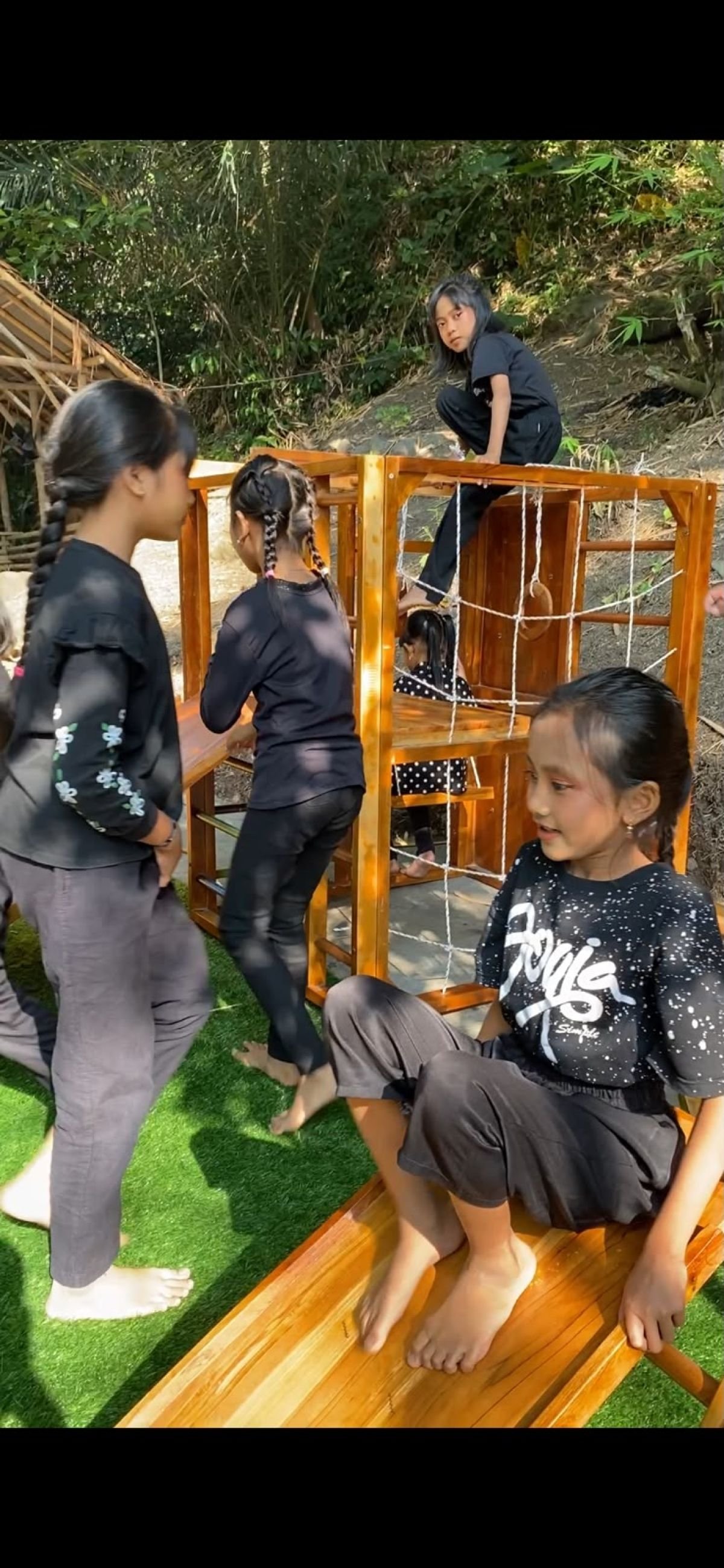 PLAY GROUND
